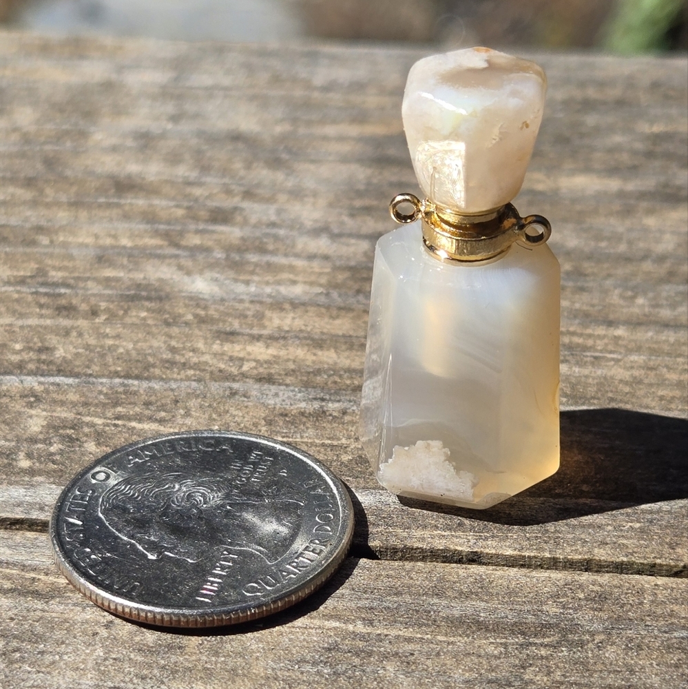 Coral Agate Crystal Bottle Pendant Essential Oil Aroma Therapy - Picture 2 of 6